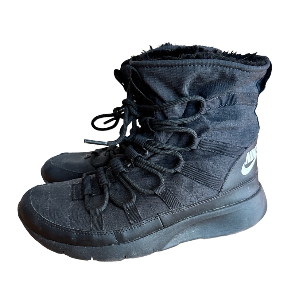 Nike Roshe Winter Boots - Youth 6 - Black with Fur